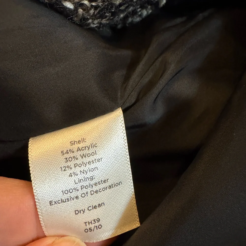 Elegant Black and Gray Tweed Skirt‎